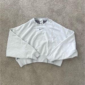 NIKE Cropped Sweatshirt